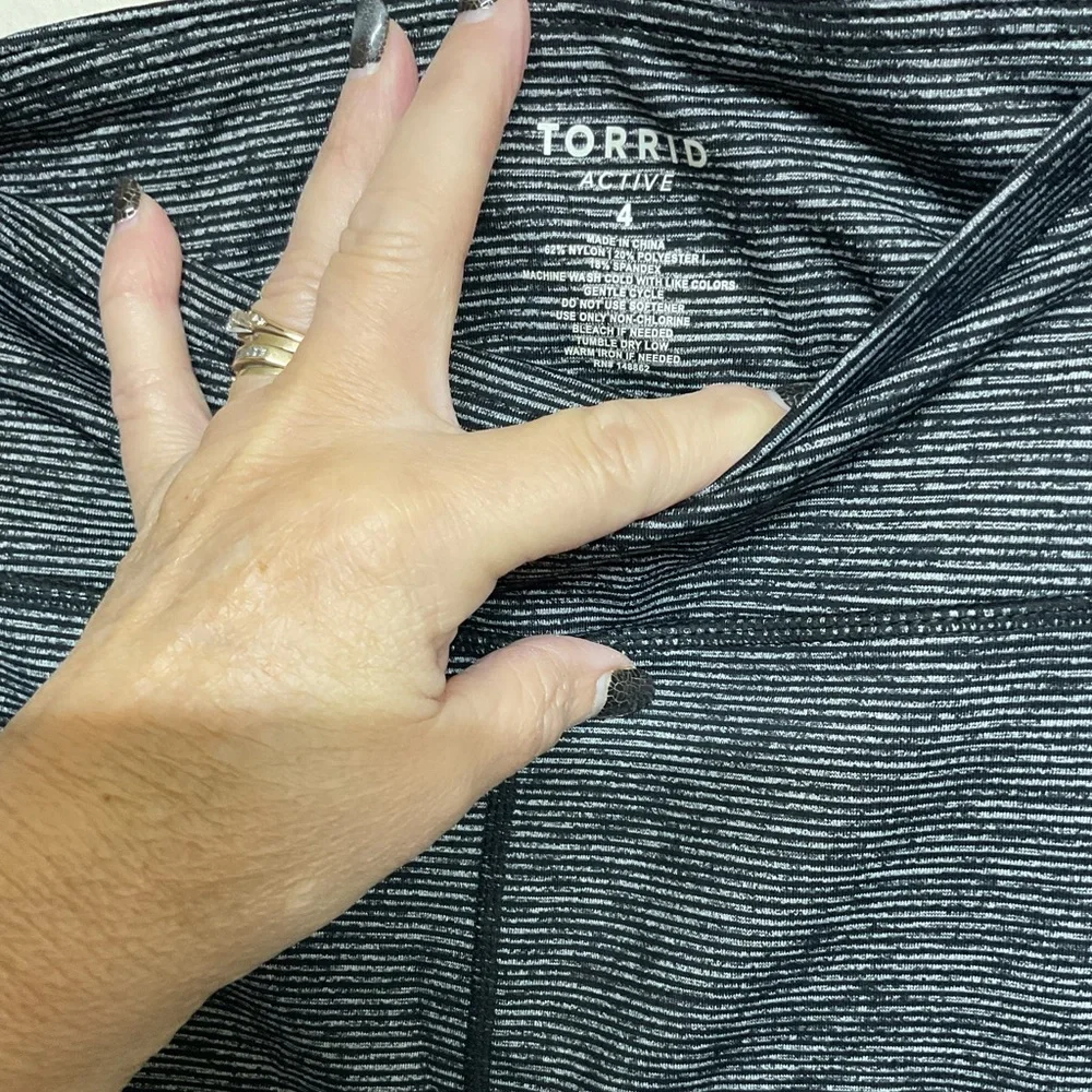 Torrid Black and White Striped Active Capri Leggings - Picture 2 of 4